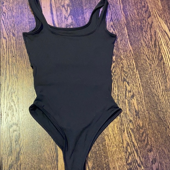 MiXiaoJie Black Cut-Out Bodysuit - Picture 8 of 9